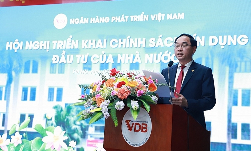 Dao Quang Truong, General Director of VDB, speaking at the conference