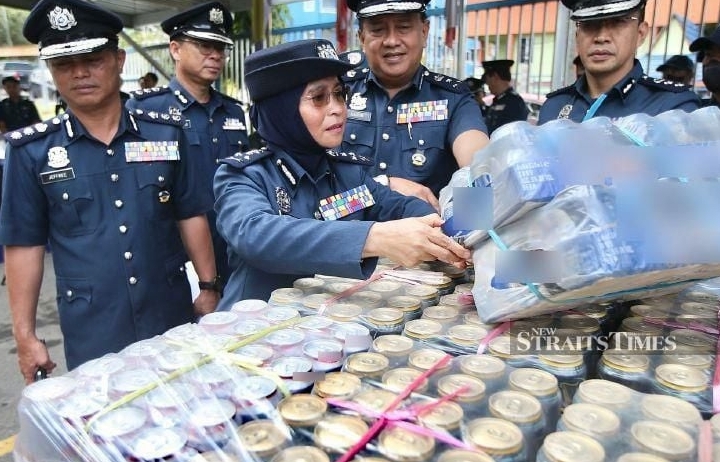 Sabah Customs foils bid to smuggle 3,000 cartons of liquor