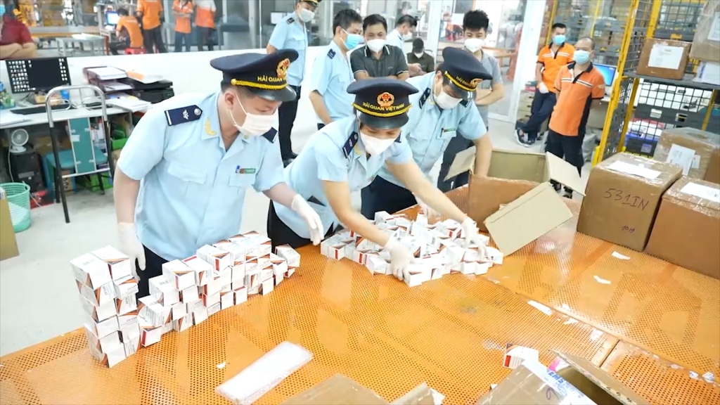 Customs seizes over 60,000 tablets of Covid-19 medication in gifts and donations